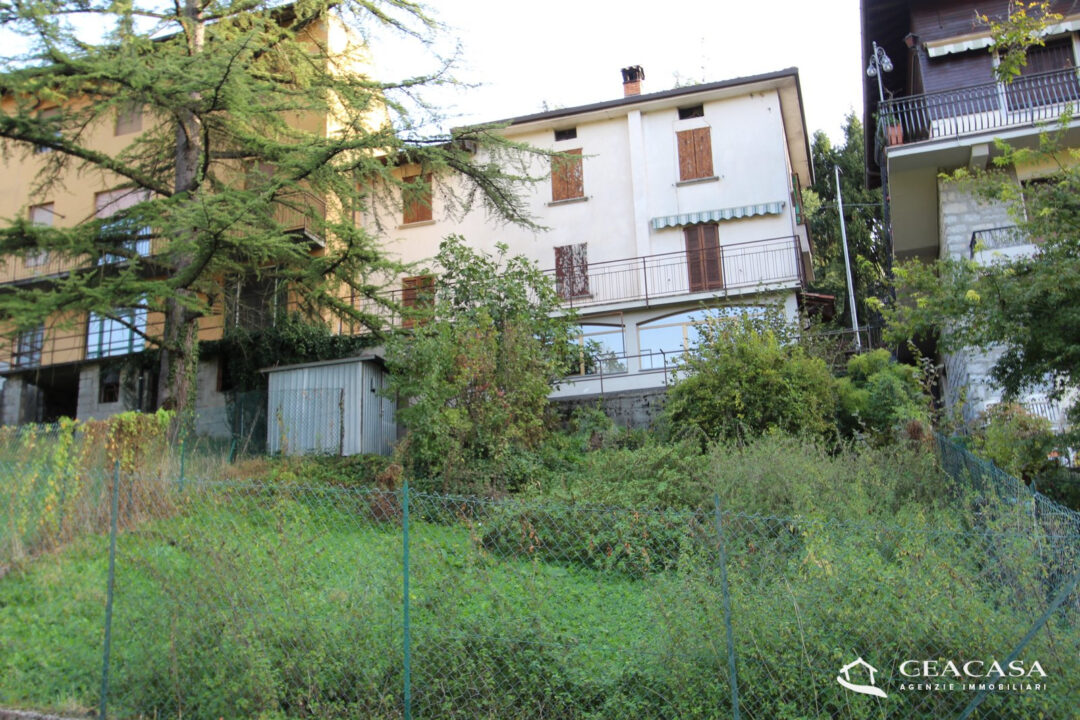 Intero stabile da ristrutturare