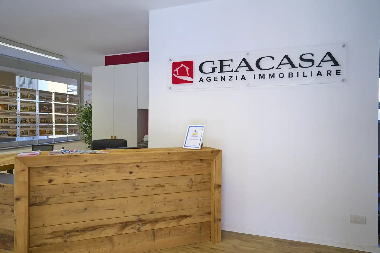 Geacasa Contattaci