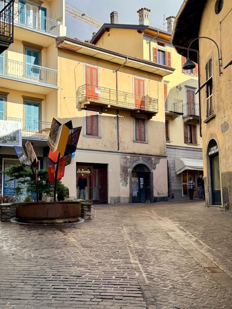 Intera casa cielo-terra in centro storico