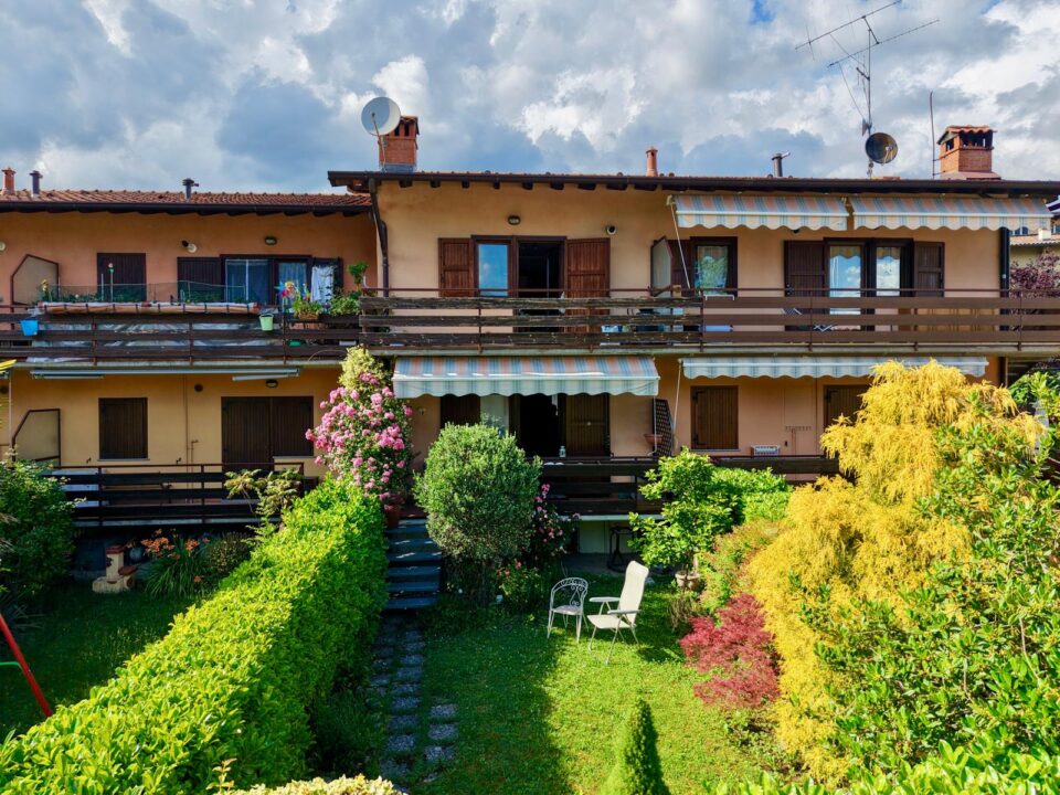 Appartamento su Due Livelli con Giardino Privato e Vista Panoramica – San Lorenzo di Rovetta
